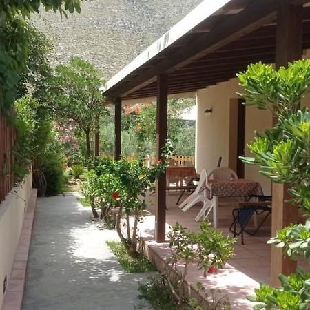 Aquilone Apartment Castelluzzo Exterior photo
